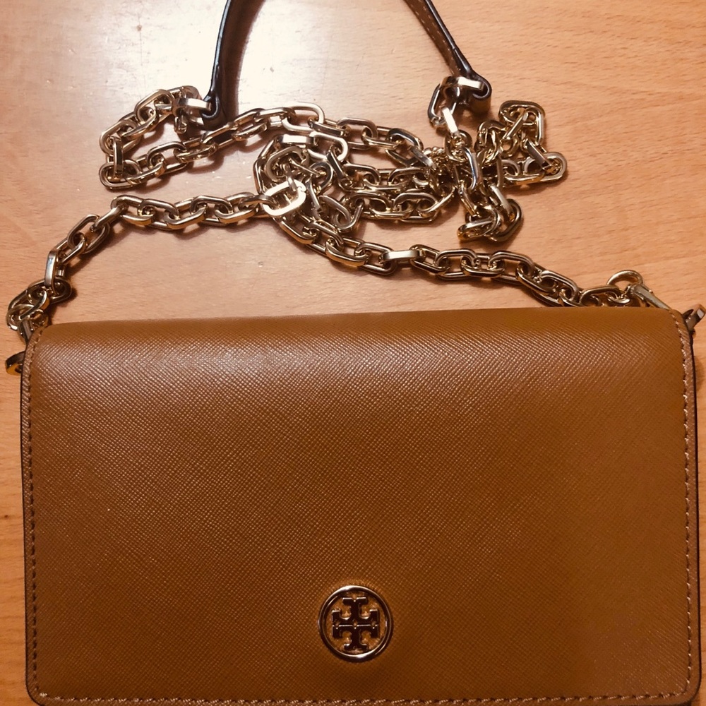 SOLD🎉TORY BURCH EMERSON Leather chain wallet